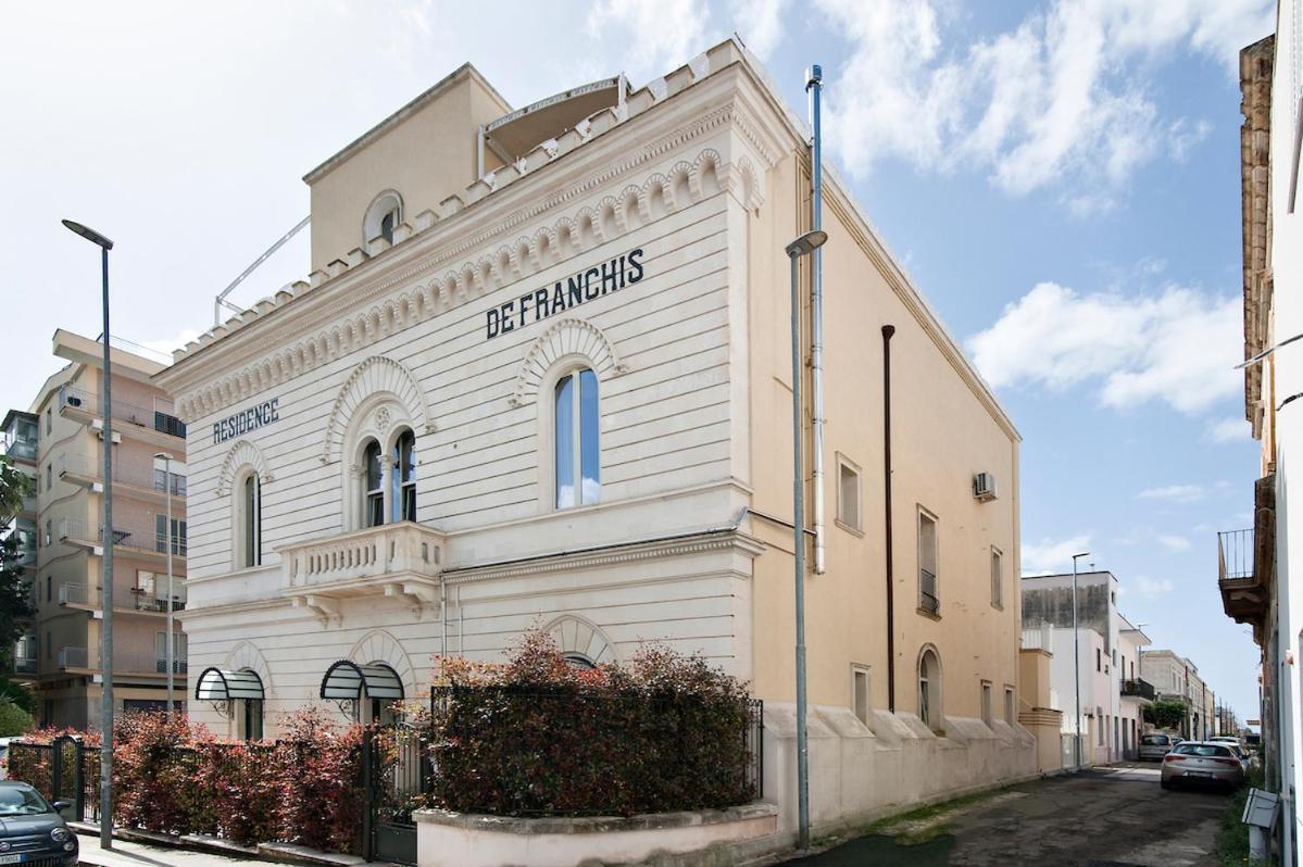 לצ'ה Residence De Franchis - Smart Apartments מראה חיצוני תמונה