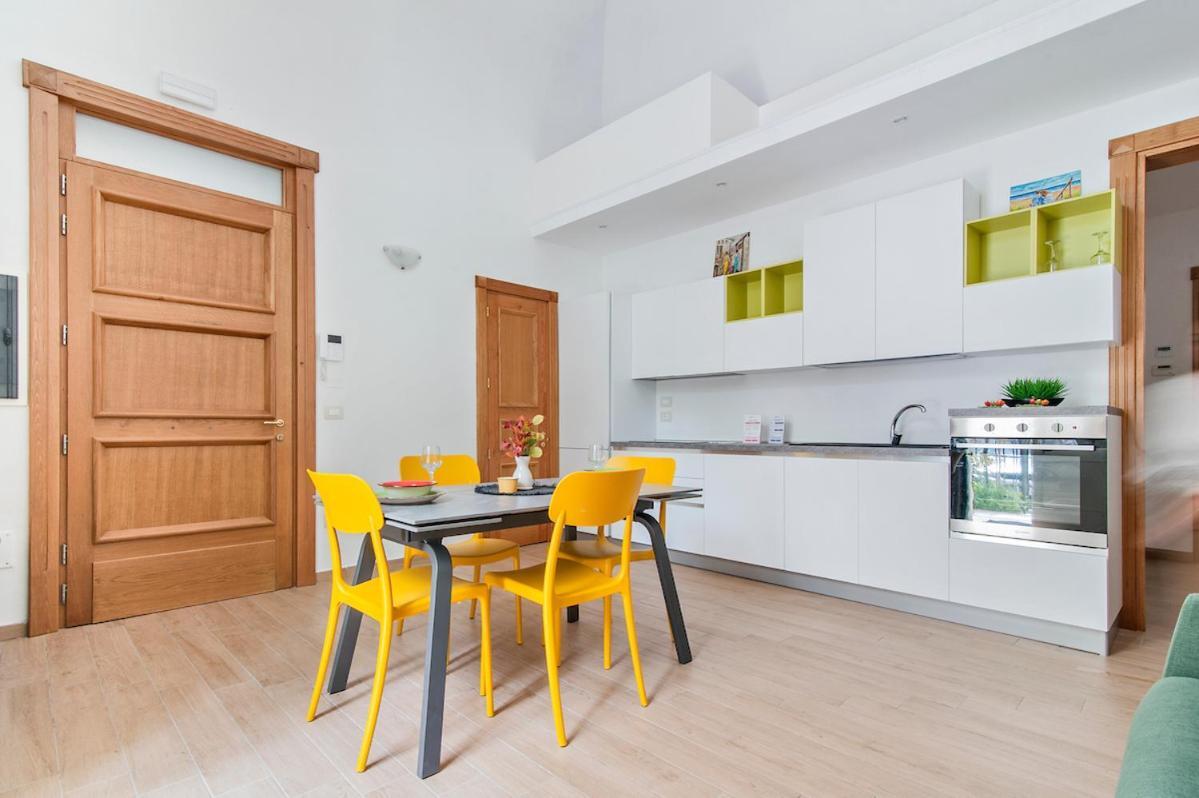 לצ'ה Residence De Franchis - Smart Apartments מראה חיצוני תמונה