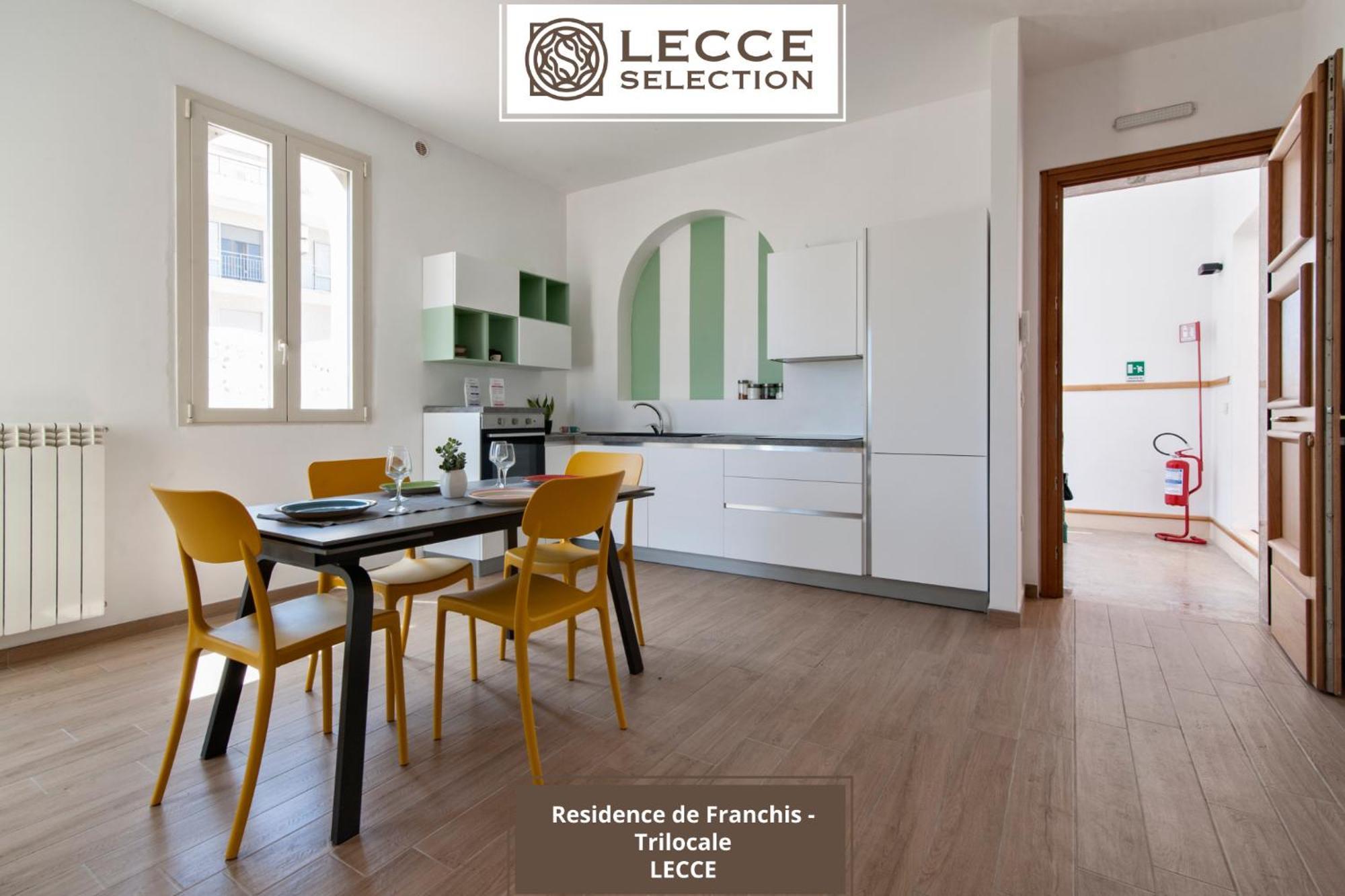 לצ'ה Residence De Franchis - Smart Apartments מראה חיצוני תמונה
